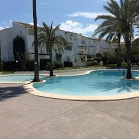 דירה 2 Bedroom, Sea Front Complex W Pool And Private Garden