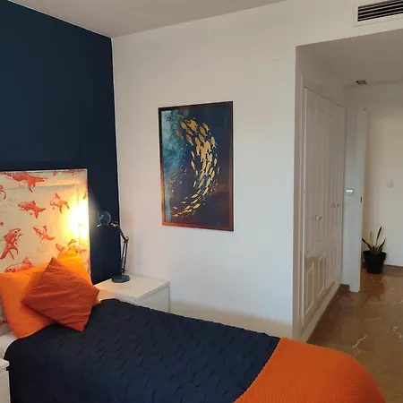 2 Bedroom, Sea Front Complex W Pool And Private Garden דירה Jávea