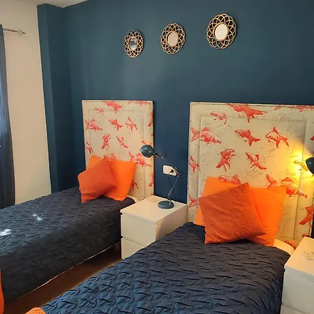 דירה 2 Bedroom, Sea Front Complex W Pool And Private Garden