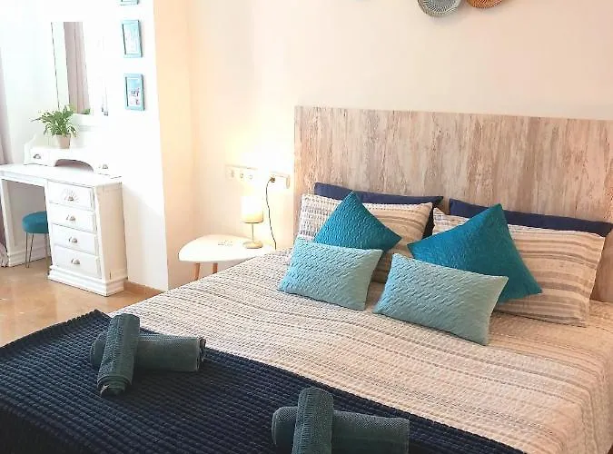2 Bedroom, Sea Front Complex W Pool And Private Garden