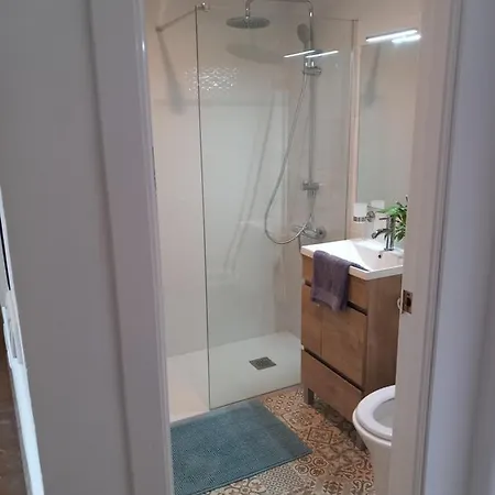 アパート 2 Bedroom, Sea Front Complex W Pool And Private Garden *